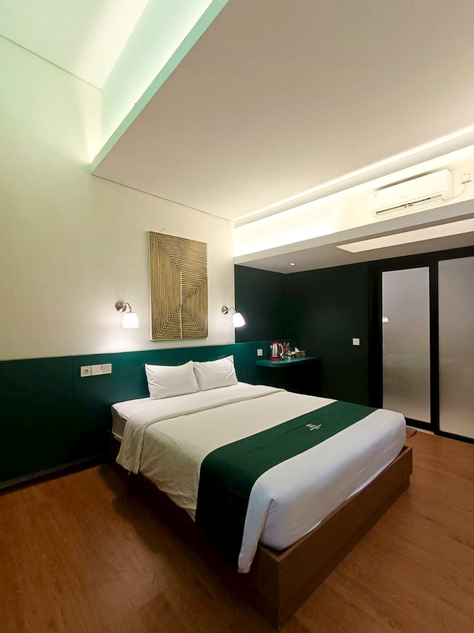 DELUXE ROOM