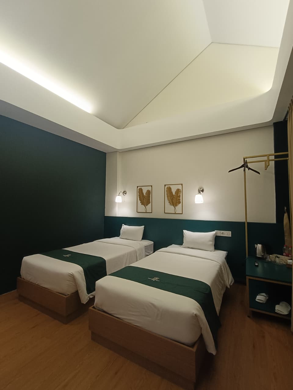 DELUXE ROOM (TWIN BED)